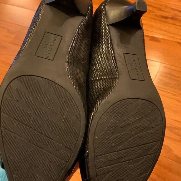 Anne Klein iflex Women's Black Leather Pointed Toe Buckle Pumps Size 6.5 - Picture 7 of 11